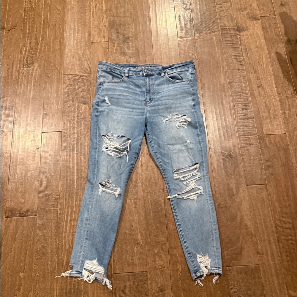 American Eagle Outfitters Light Blue Distressed Cropped Jeans